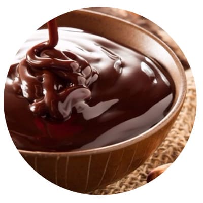 pote com calda de chocolate